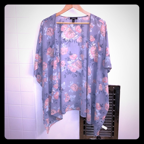 torrid Jackets & Blazers - Torrid, floral kimono, size 1/2, 100% polyester